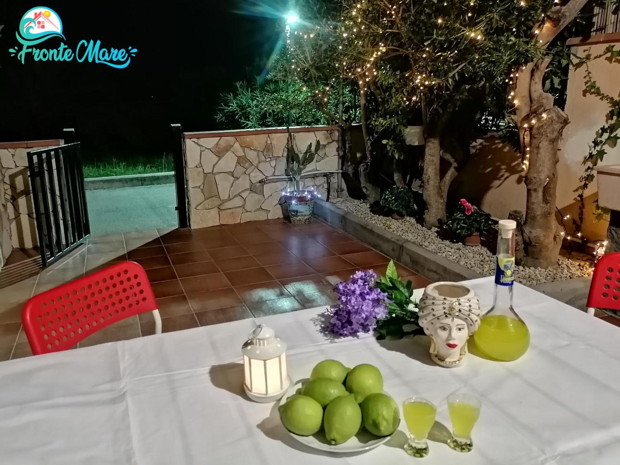 Willa Casa Fronte Mare Santa Teresa Di Riva Zewnętrze zdjęcie