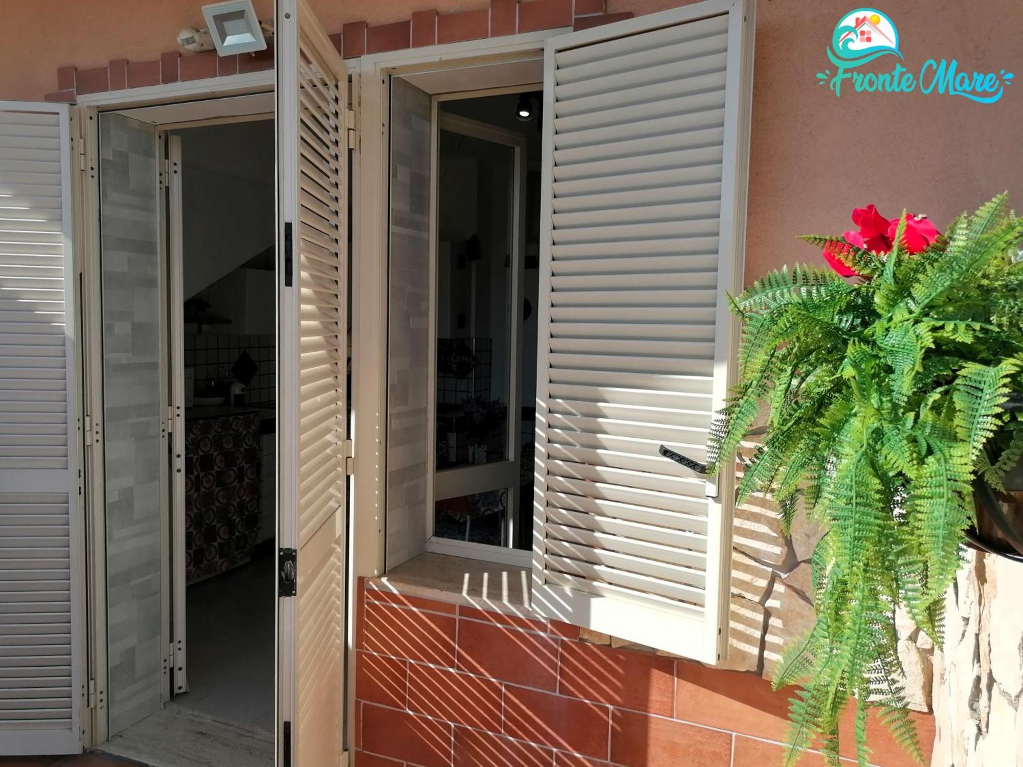 Willa Casa Fronte Mare Santa Teresa Di Riva Zewnętrze zdjęcie