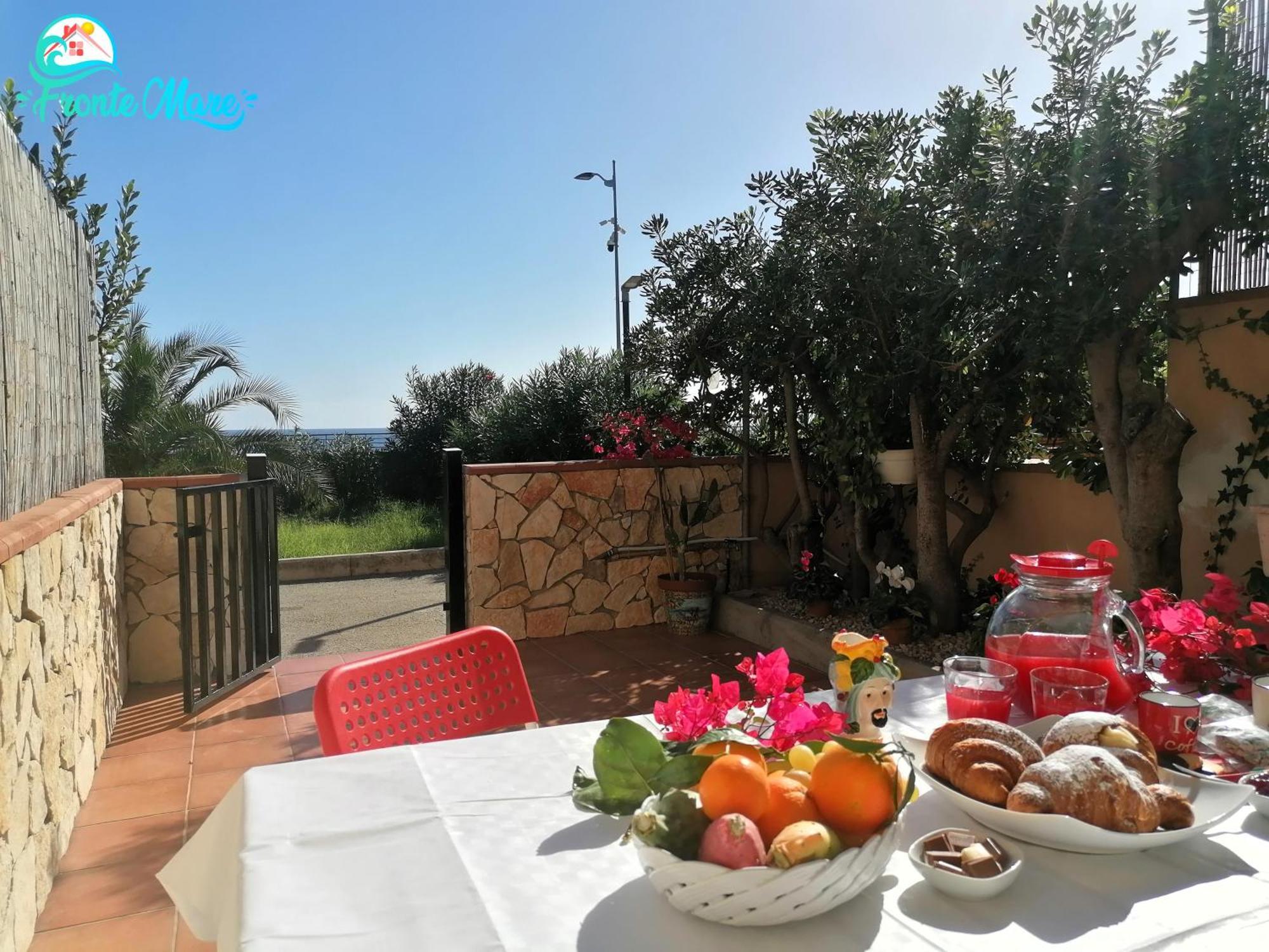 Willa Casa Fronte Mare Santa Teresa Di Riva Zewnętrze zdjęcie